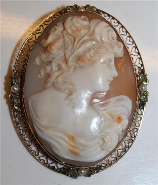 A 20th century 14ct gold, seed pearl and rose cut diamond set cameo brooch, 2in.